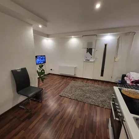 Eigenes 2 Naehe Frankfurt Apartment *